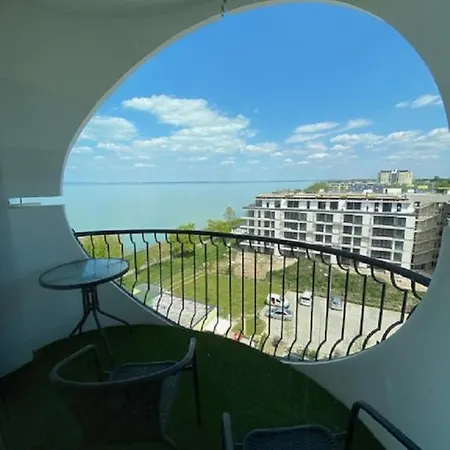 Sunshine Ezustpart Apartman 6/608 *