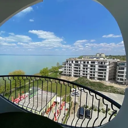 Sunshine Ezustpart Apartman 6/608 * Siofok