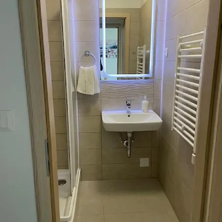 Sunshine Ezustpart Apartman 6/608 Daire